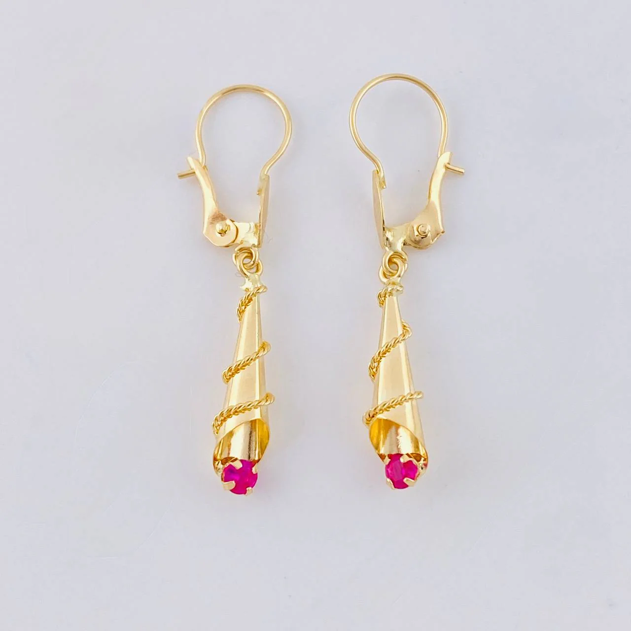 Menos de $250